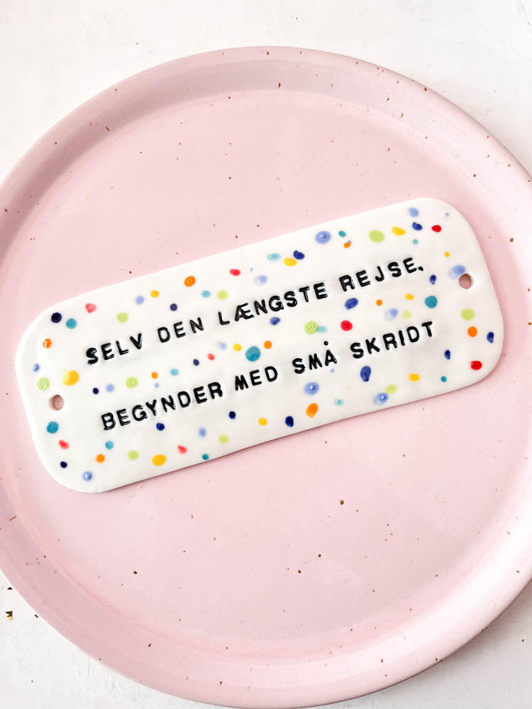 Galerie Petz Türschild auch die längste Reise beginnt mit kleinen Schritten