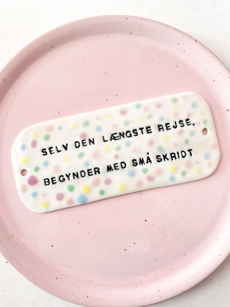 Galerie Petz Türschild auch die längste Reise beginnt mit kleinen Schritten