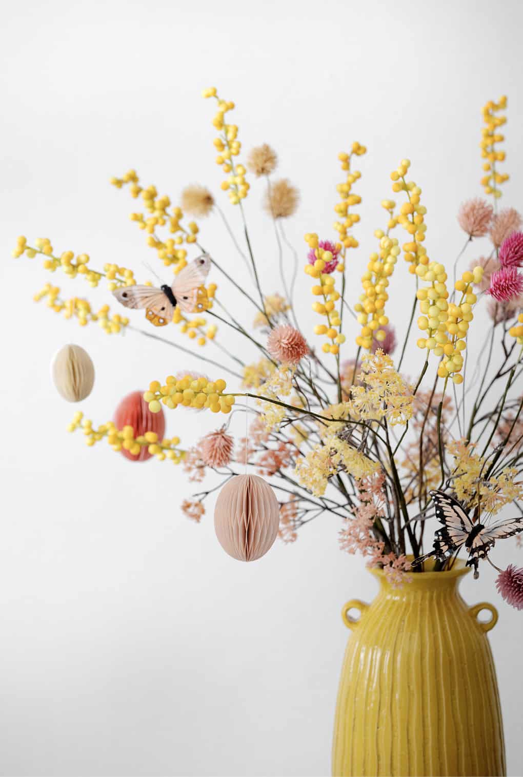Bungalow, Remix von Sophie, Osterdekorationen, Ostereier, Papiereier, Papierschmuck, Ostereier in Papier, Ostereier,