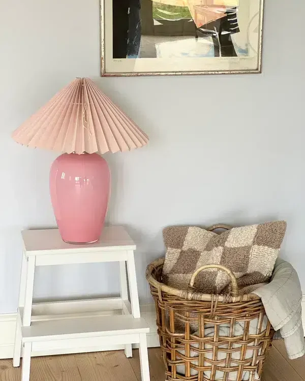 Tischlampe mit mundgeblasenem Glas in rosa - Anne Sofie