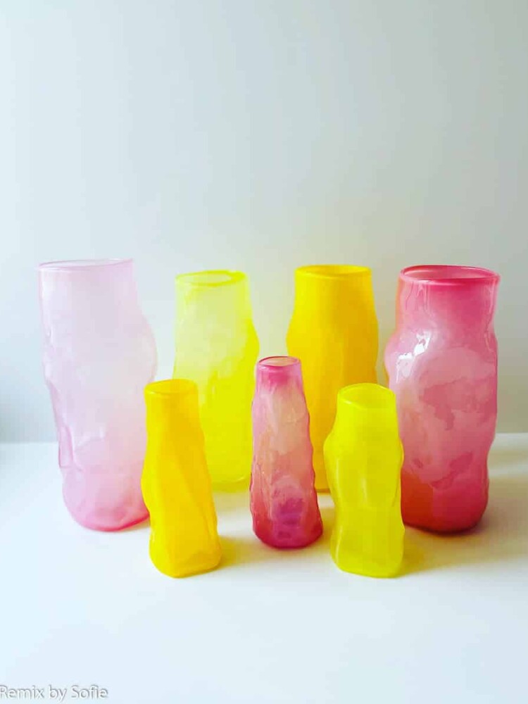 Marie Retpen Vase, Vasen, Blumenvase, mundgeblasenes Glas, blumenmundgeblasene Vase, Lockenvase, Vase in organischer Form, gelockte Vase, Remix von Sofie