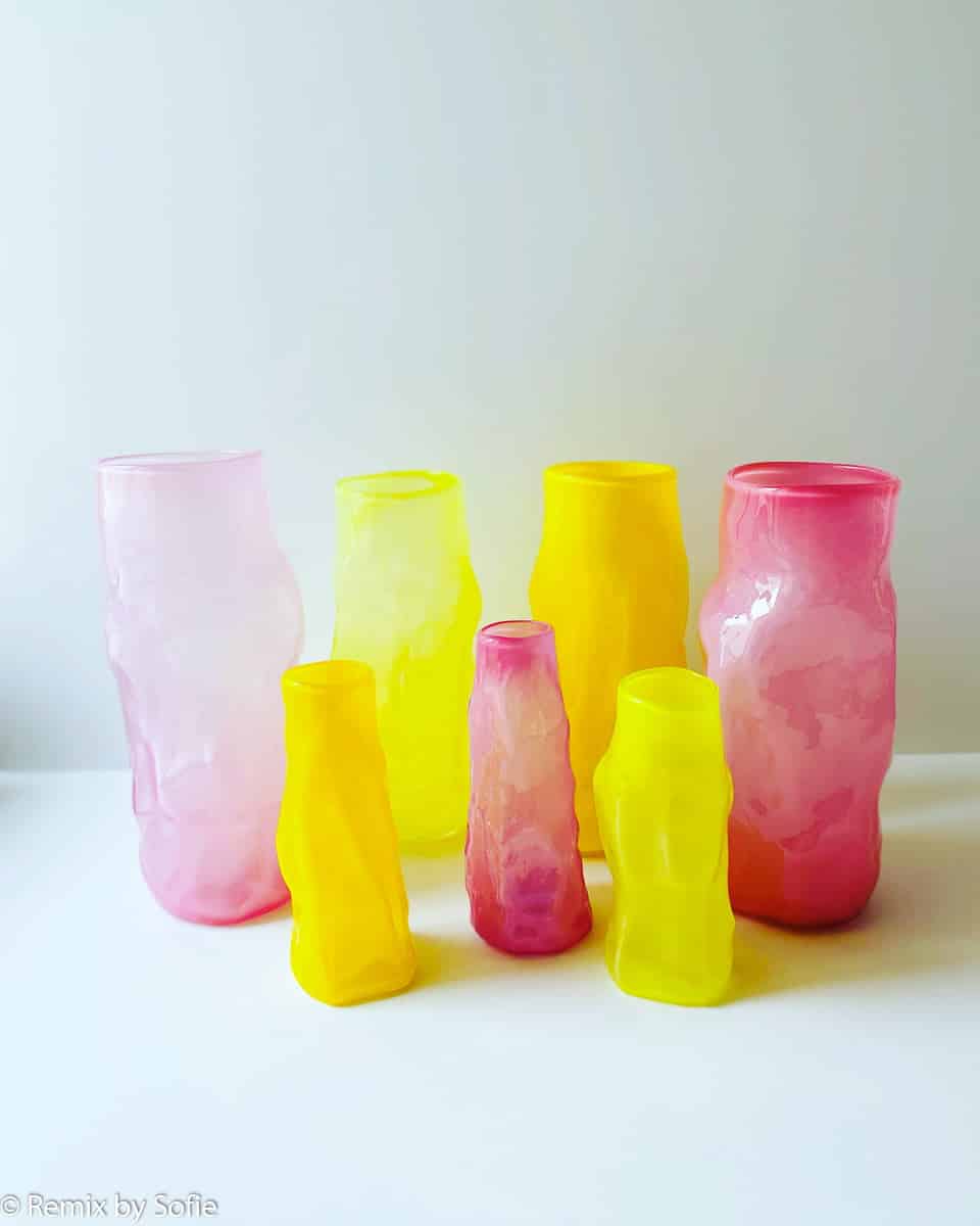 Marie Retpen Vase, Vasen, Blumenvase, mundgeblasenes Glas, blumenmundgeblasene Vase, Lockenvase, Vase in organischer Form, gelockte Vase, Remix von Sofie