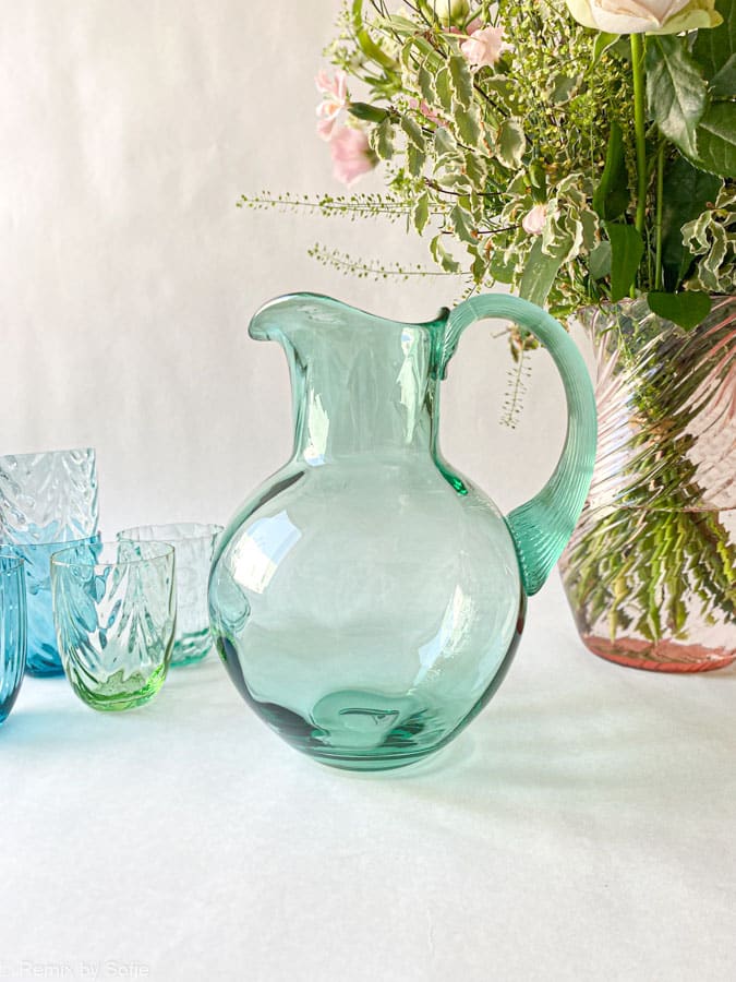 swirlande, Kanne mit Wirbel, Beryll, anna von lipa, Wirbelkanne, Glaskrug, mundgeblasene Kanne, Glaskrug, Anna von Lipa Glas, anna von lipa Händler, Remix von Sofie