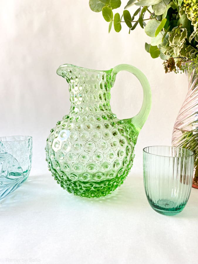 2 Liter Kanne in hellgrün, Kanne in hellgrün, 2 Liter Kanne in Porcupinglas, Porcupine Krug, anna von Lipa Porcupine Krug, Kanne in Porcupinglas, anna von Lipa Händler, anna von Lipa Krug, anna von Lipa Porcupine Krug, Igel Krug, Igel Krug, Hobnail Krug, Hobnail Glas, Igel Glas Krug. Remix von Sofia