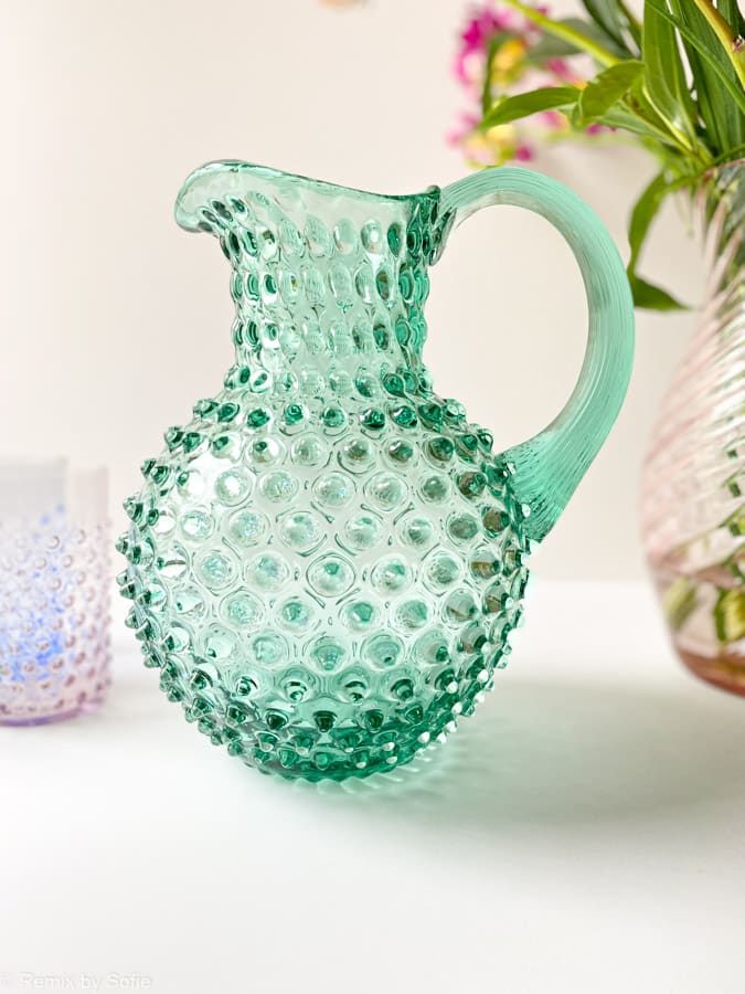 2 Liter Krug in Beryll, Remix von Sofie, 2 Liter Krug, anna von Lipa Igelkanne, Krug in Igelglas, anna von Lipa Händler, anna von Lipa Krug, anna von Lipa Igelkanne, Igelkanne, Igelkanne, Igelkanne, Igel Krug, Hobnail Krug, Hobnail Glas, Hobnail Glas Krug