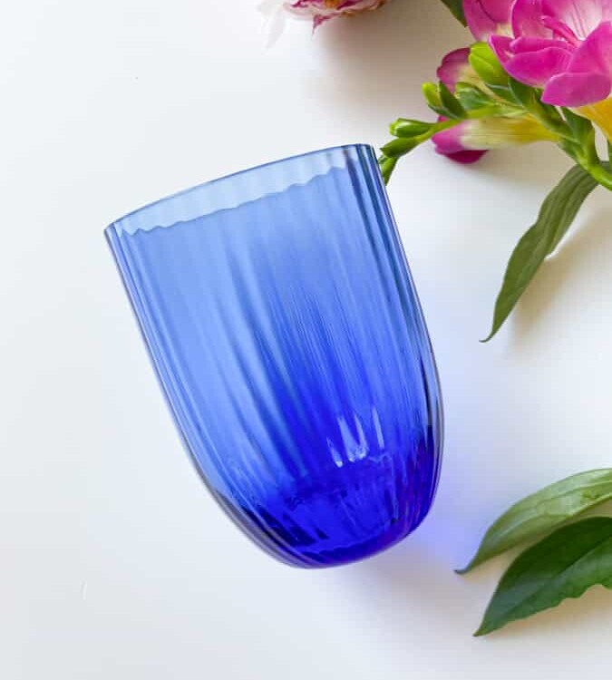 Bambus in Beryll, anna von lipa, Remix von Sofie, anna von lipa glass, mundgeblasenes Glas, handgeblasenes Glas, Glas, Trinkglas, Wasserglas, farbiges Glas, Mix- und Mattckglas, Mix & Mattckglas, Tumbler, Waweglas, Wirbelglas, Harlekinglas, Spiralglas, Bambusglas, Olivenglas, Tischbezug, anna von lipa glass, anna von lipa retailer