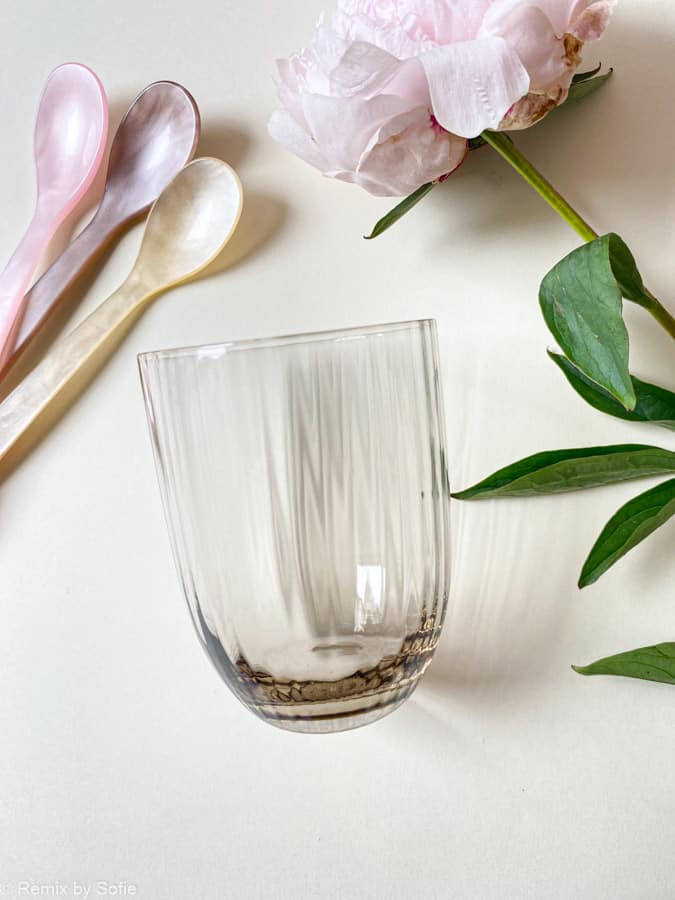 Bambus in heller Schokolade, Bambusglas in Kaschmir, Olivenglas, Bambusglas, anna von lipa mix & match, swil Glas, wawe Glas, Harlekin Glas, Becher, Wasserglas, Trinkglas, Trinkglas, Glasmalerei, Hausinnenraum, Tischbezug, Glas aus anna von lipa, anna von lipa Händler, Remix von sofie