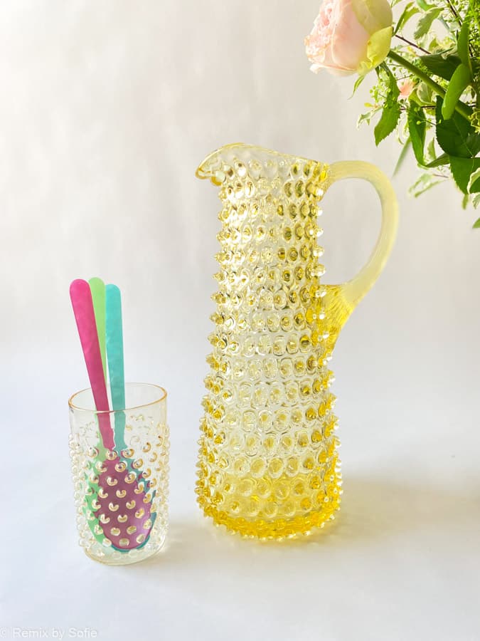Eiffiel Krüge in gelb, hohe Krüge in gelb, anna von lipa Krüge, anna von liap Glas, Igel Krüge hoch, anne von lipa Händler, Remix von Sofie, Krüge, Glas Krüge, Hobnail Glas, Pinapple Glas,