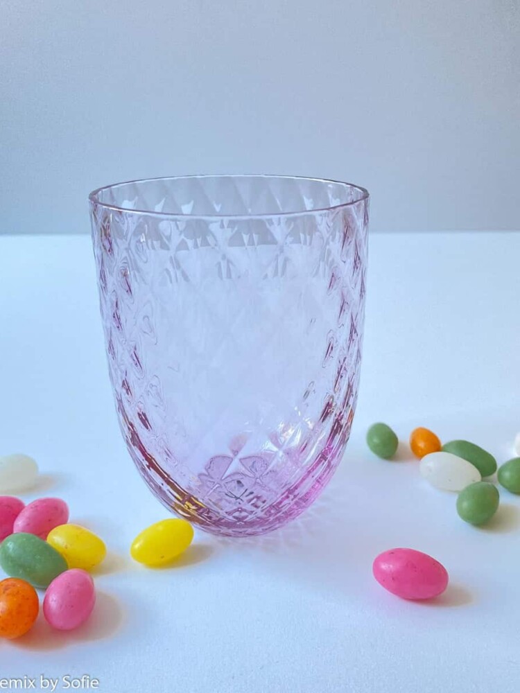 Anna Von Lipa, Remix von Sofie, Anna Von Lipa Glas, Handgeblasenes Glas, Handgeblasenes Glas, Glas, Trinkglas, Wasserglas, farbiges Glas, Mix- und Mattckglas, Mix & Mattckglas, Tumbler, Waweglas, Wirbelglas, Harlekinglas, Spiralglas, Bambusglas, Olivenglas, Tischbezug
