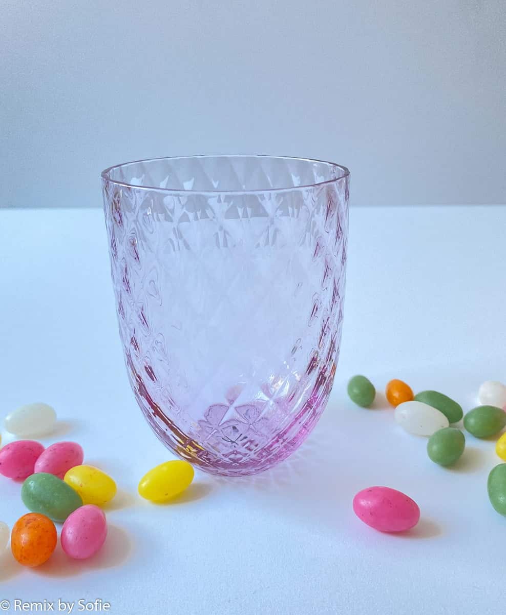 Anna Von Lipa, Remix von Sofie, Anna Von Lipa Glas, Handgeblasenes Glas, Handgeblasenes Glas, Glas, Trinkglas, Wasserglas, farbiges Glas, Mix- und Mattckglas, Mix & Mattckglas, Tumbler, Waweglas, Wirbelglas, Harlekinglas, Spiralglas, Bambusglas, Olivenglas, Tischbezug