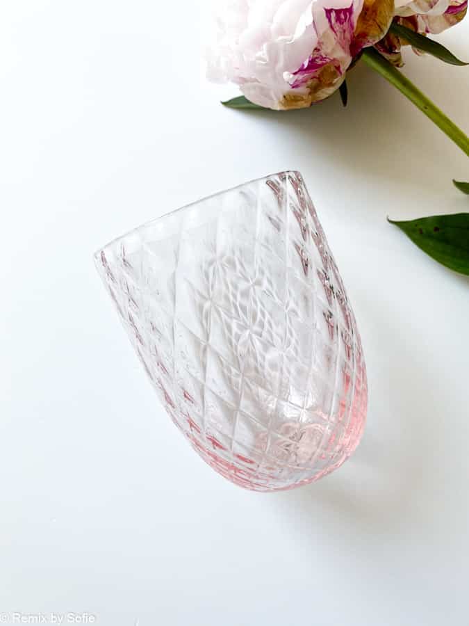 Harlekin in rosa, anna von lipa, Remix von Sofie, anna von lipa glass, mundgeblasenes Glas, handgeblasenes Glas, Glas, Trinkglas, Wasserglas, farbiges Glas, Mix- und Mattckglas, Mix & Mattckglas, Becher, Waweglas, Wirbelglas, Harlekinglas, Spiralglas, Bambusglas, Olivenglas, Tischbezug, anna von lipa glass, anna von lipa retailer