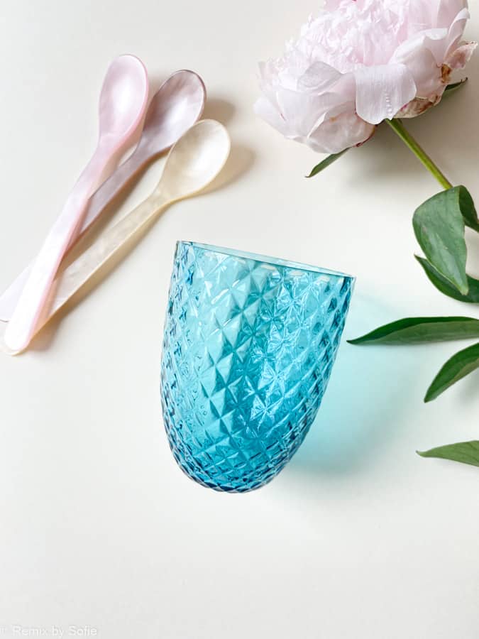 Harlekin in dunkel aqua, Harlekin Glas, Olivenglas, Bambusglas, anna von lipa mix & match, swil Glas, wawe Glas, Harlekin Glas, Becher, Wasserglas, Trinkglas, Trinkglas, Glasmalerei, Hausinnenraum, Tischeinstellung, Glas aus anna von lipa, anna von lipa dealer, remix von sofie