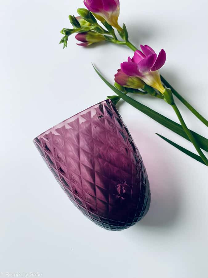 Harlekinglas in dunkelviolett, anna von lipa mix & match, wirbelglas, wawe glass, harlekinglas, trichter, wasserglas, trinkglas, trinkglas, anna von lipa glass, remix by sofie anna von lipa retailer, handgeblasen Glas, mundgeblasenes Glas, Glasmalerei, Trinkglas anna von lipa