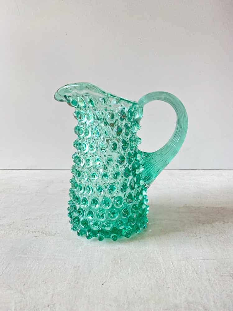 eifiel Kanne, hohe Kanne, anna von lipa Kanne, anna von lipa Glas, Igel Kanne hoch, anne von lipa Händler, Remix von Sofie, Krüge, Glaskrüge, Hobnail Glas, Pinapple Glas, Krug Igel Glas, anna von lipa Händler