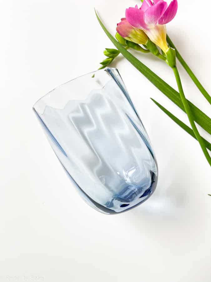 swil glass in blue smoke, anna von lipa mix & match, wirbelglas, wawe glass, harlequin glass, tumbler, wasserglas, trinkglas, trinkglas, anna von lipa glass, remix by sofie anna von lipa retailer,