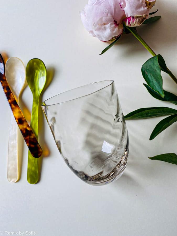 Wirbelglas in heller Schokolade, Olivenglas, Bambusglas, anna von lipa mix & match, swil glass, wawe glass, Harlekinglas, Becher, Wasserglas, Trinkglas, Trinkglas, Glasmalerei, Hausinnenraum, Tischbezug, Glas aus svenska, svenska svenska svenska, remix von sofie