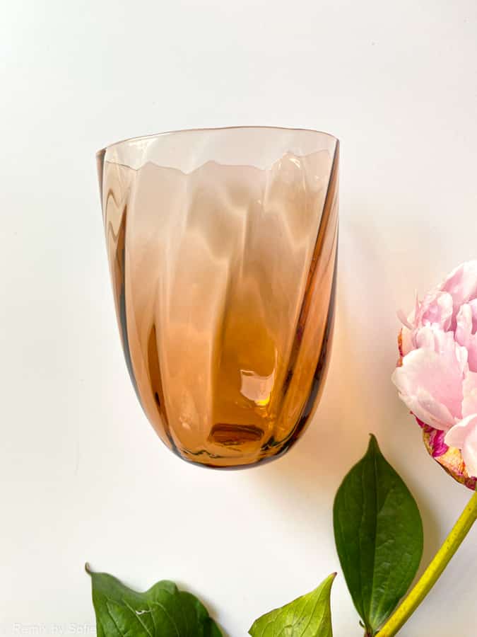 wirbelbraun, wirbelbronzebraun, anna von lipa, Remix von Sofie, anna von lipa glass, handgeblasenes glas, handgeblasenes glas, trinkglas, wasserglas, farbiges glas, mix und matck glass, mix & matck glass, tumbler, wawe glass, Wirbelglas, Harlekinglas, Spiralglas, Bambusglas, Olivenglas, Tischbezug, anna von lipa Händler