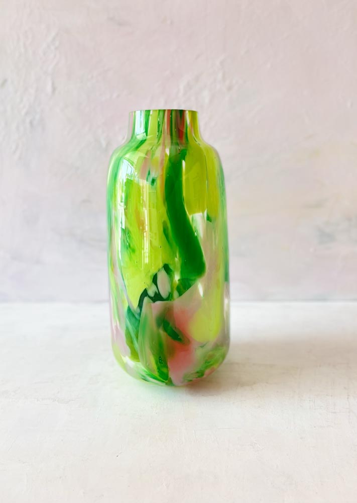 Anna von Lipa Vase mit Wasserlilie