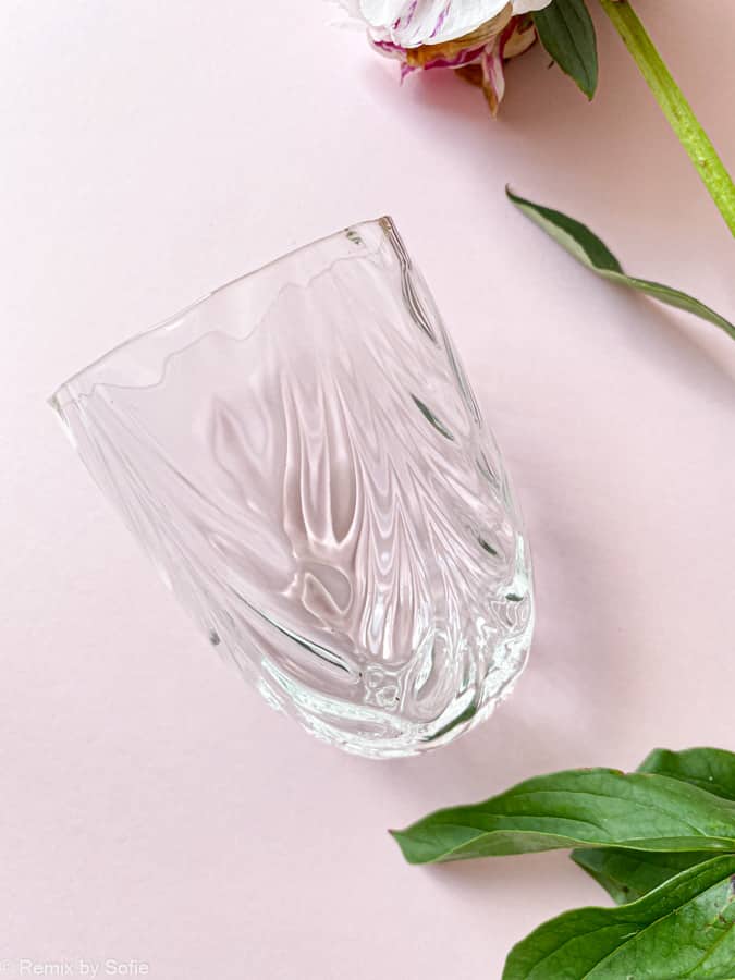 wawe in clear, anna von lipa, Remix von Sofie, anna von lipa glass, mundgeblasenes Glas, handgeblasenes Glas, Glas, Trinkglas, Wasserglas, farbiges Glas, Mix- und Mattckglas, Mix & Mattckglas, Tumbler, Waweglas, Wirbelglas, Harlekinglas, Spiralglas, Bambusglas, Olivenglas, Tischbezug, anna von lipa glass, anna von lipa retailer