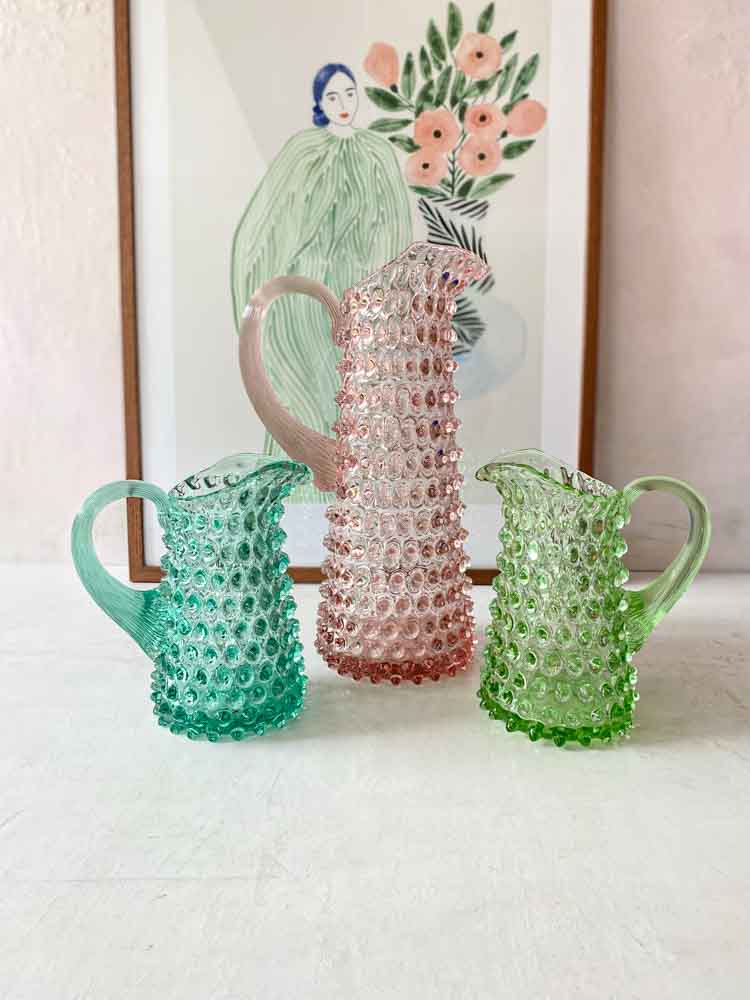 eifiel Kanne, hohe Kanne, anna von lipa Kanne, anna von lipa Glas, Igel Kanne hoch, anne von lipa Händler, Remix von Sofie, Krüge, Glaskrüge, Hobnail Glas, Pinapple Glas, Krug Igel Glas, anna von lipa Händler