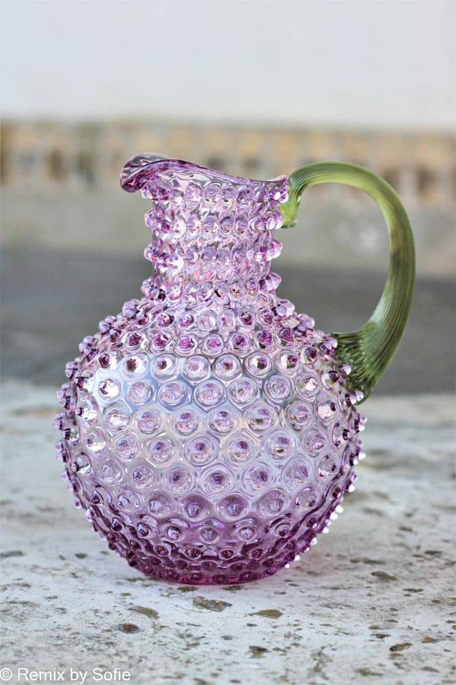 2 Liter Krug in zwei Farben, olivgrün mit lila Griff, hellviolett mit olivgrünem Griff, Remix von Sofie, 2 Liter Krug, anna von lipa Igel Krug, Krug aus Igelglas, anna von lipa Händler, anna von lipa Krug, anna von Lipa Igelkrug, Igelkrug, Igelkrug, Igelkrug, Igelkrug
