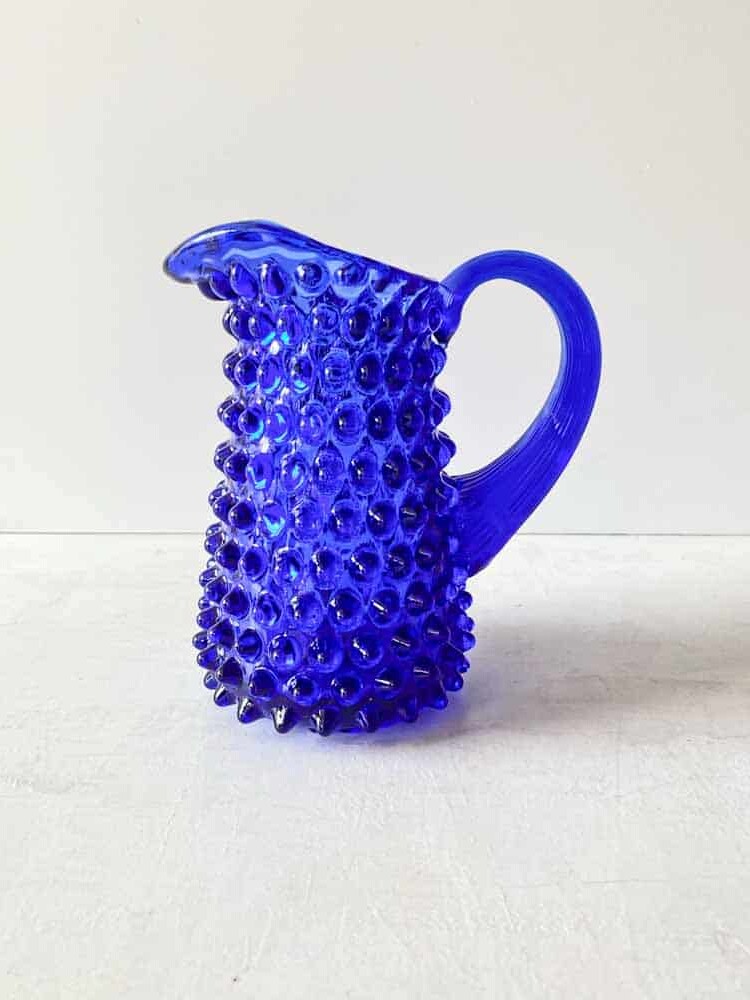 eifiel Kanne, hohe Kanne, anna von lipa Kanne, anna von lipa Glas, Igel Kanne hoch, anne von lipa Händler, Remix von Sofie, Krüge, Glaskrüge, Hobnail Glas, Pinapple Glas, Krug Igel Glas, anna von lipa Händler