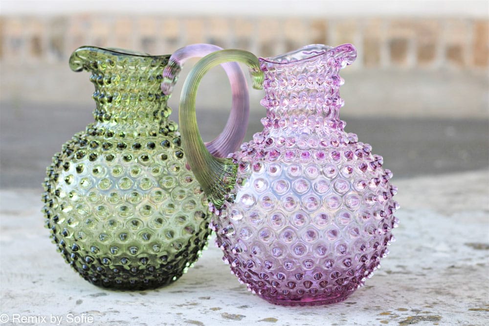 2 Liter Krug in zwei Farben, olivgrün mit lila Griff, hellviolett mit olivgrünem Griff, Remix von Sofie, 2 Liter Krug, anna von lipa Igel Krug, Krug aus Igelglas, anna von lipa Händler, anna von lipa Krug, anna von Lipa Igelkrug, Igelkrug, Igelkrug, Igelkrug, Igelkrug