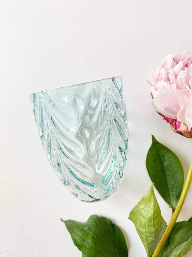 Anna von lipa, Remix von Sofie, Anna von lipa Glas, handgeblasenes Glas, Handgeblasenes Glas, Trinkglas, Wasserglas, farbiges Glas, Mix & Matck Glas, Mix & Matck Glas, Becher, Wawe Glas, Wirbelglas, Harlekin Glas, Spiralglas, Bambusglas, Olivenglas, Tischbezug, anna von lipa glass, wawe glass, wawe glass in light aqua, anna von lipa dealer