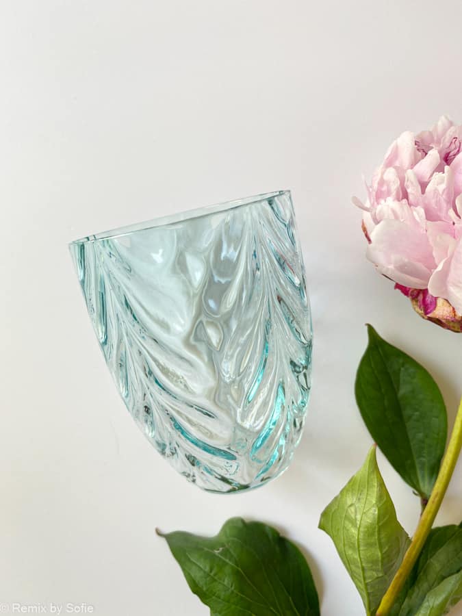 Anna von lipa, Remix von Sofie, Anna von lipa glass, handgeblasenes Glas, handgeblasenes Glas, Trinkglas, Wasserglas, farbiges Glas, Mix- und Mattckglas, Mix & Mattckglas, Becher, Watglas, Wirbelglas, Harlekinglas, Spiralglas, Bambusglas, Olivenglas, Tischbezug, anna von lipa glass, wawe glass, wawe glass in light aqua, anna von lipa dealer