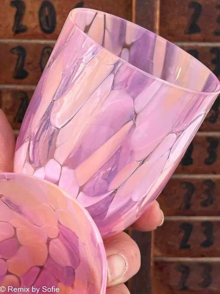 Spritzwasser - Wasserglas, anna von lipa mix & match, Tumbler, Wasserglas, Trinkglas, Trinkglas, farbiges Glas, Remix von sofie, anna von lipa glass, anna von lipa retailer, bothemia glass, mundgeblasenes Glas, Konfetti Glas, Spritzglas, Tischbezug, Spritzglas, anna von lipa commerce, Tischbezug