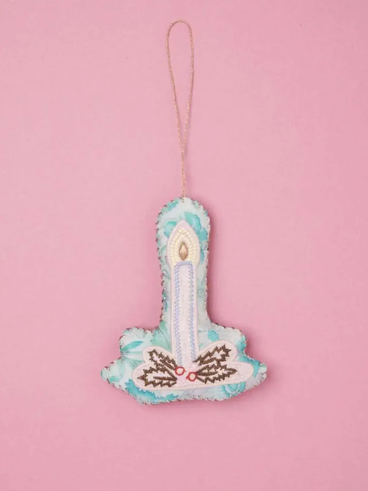 Seidenkerzen, Sissel edelbo, Weihnachtsdekorationen, Seiden-Weihnachtsdekorationen, Saris-Ornamente, indische Weihnachtsdekorationen, Seidenherz, Genbryúgs-Ornamente, Nachhaltigkeit, Remix von Sofie
