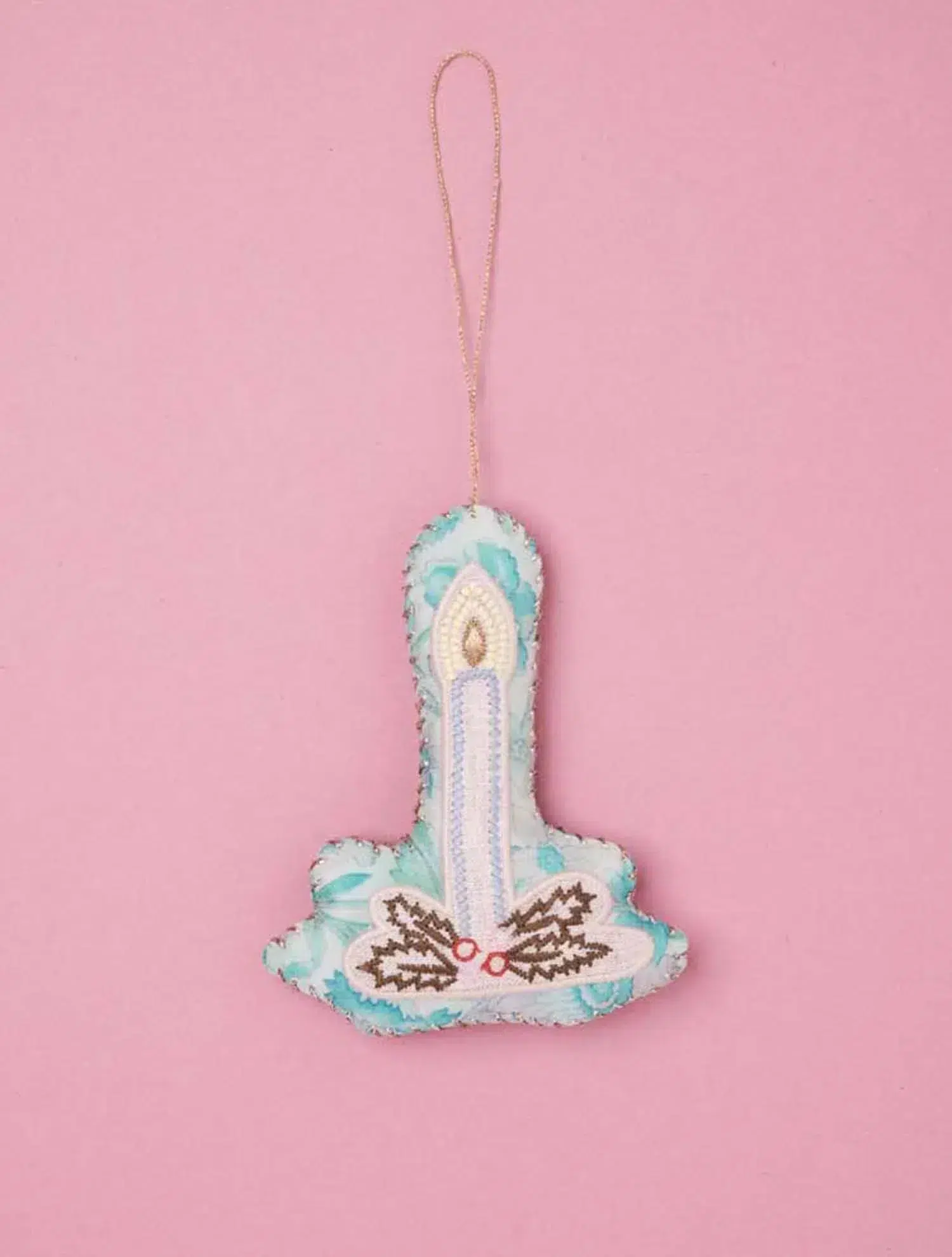 Seidenkerzen, Sissel edelbo, Weihnachtsdekorationen, Seiden-Weihnachtsdekorationen, Saris-Ornamente, indische Weihnachtsdekorationen, Seidenherz, Genbryúgs-Ornamente, Nachhaltigkeit, Remix von Sofie
