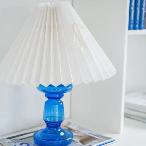 rosa Rose Lampe in royalblau