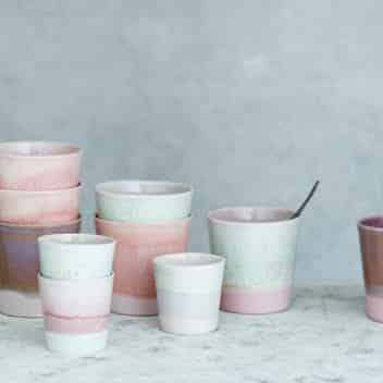 lena pedersen, Remix von Sofie, Kaffeetasse, Keramik, Kristallglasur, Keramiktasse, Pastellfarben, Pastelltasse,