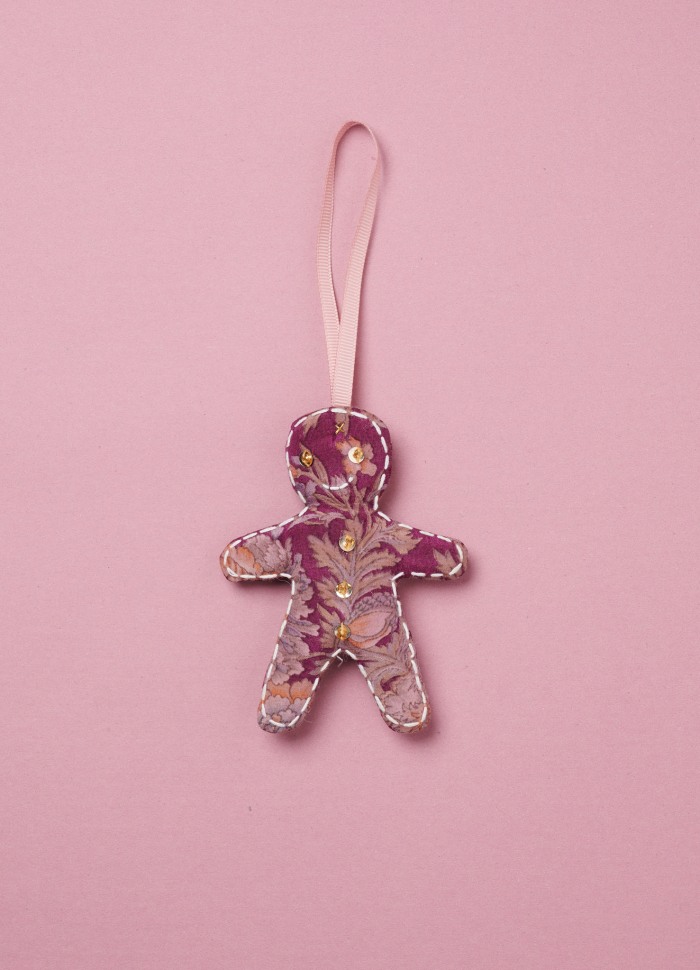 Seidenkuchen Mann, Sissel Adlige, Weihnachtsdekorationen, Seide Weihnachtsdekorationen, Ornamente von Saris, indische Weihnachtsdekorationen, Seidenherz, genbryúgs Ornamente, Nachhaltigkeit, Remix von Sofie
