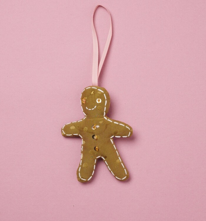 Seidenkuchen Mann, Sissel Adlige, Weihnachtsdekorationen, Seide Weihnachtsdekorationen, Ornamente von Saris, indische Weihnachtsdekorationen, Seidenherz, genbryúgs Ornamente, Nachhaltigkeit, Remix von Sofie