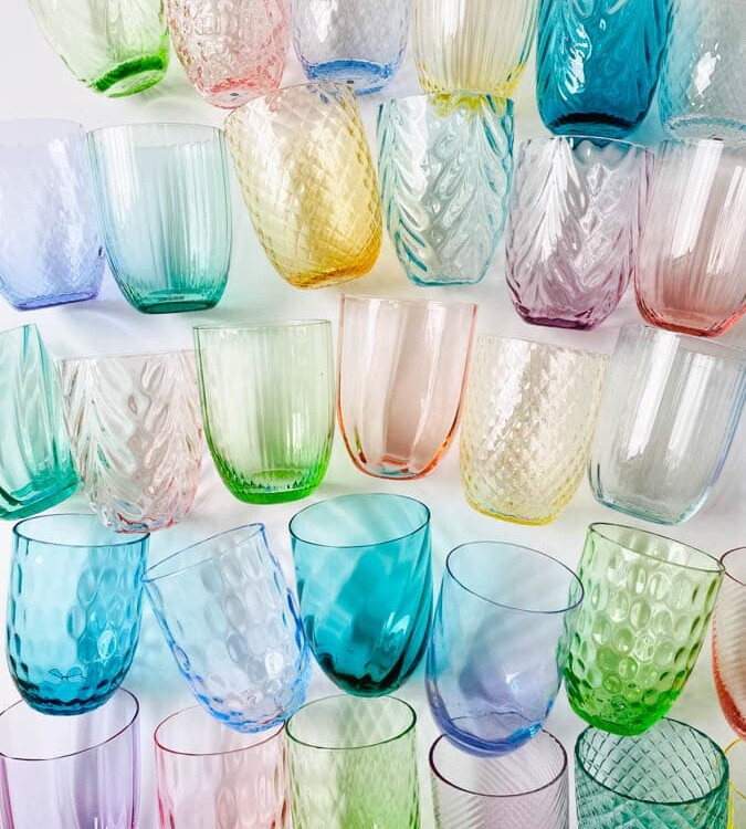 wirbelbraun, wirbelbronzebraun, anna von lipa, Remix von Sofie, anna von lipa glass, handgeblasenes glas, handgeblasenes glas, trinkglas, wasserglas, farbiges glas, mix und matck glass, mix & matck glass, tumbler, wawe glass, Wirbelglas, Harlekinglas, Spiralglas, Bambusglas, Olivenglas, Tischbezug, anna von lipa Händler