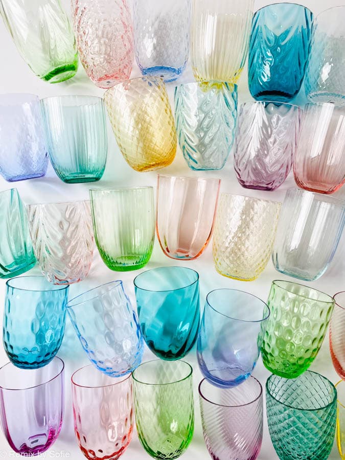 wirbelbraun, wirbelbronzebraun, anna von lipa, Remix von Sofie, anna von lipa glass, handgeblasenes glas, handgeblasenes glas, trinkglas, wasserglas, farbiges glas, mix und matck glass, mix & matck glass, tumbler, wawe glass, Wirbelglas, Harlekinglas, Spiralglas, Bambusglas, Olivenglas, Tischbezug, anna von lipa Händler