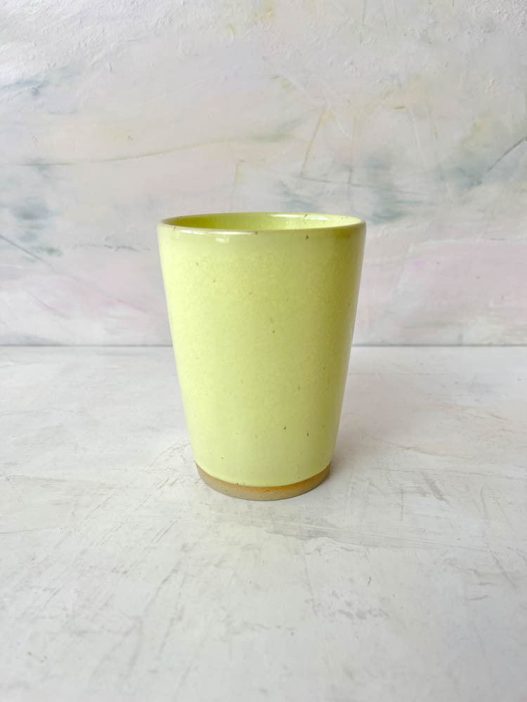 hohe ø-Tasse in Limonade - Bornholm Keramikfabrik