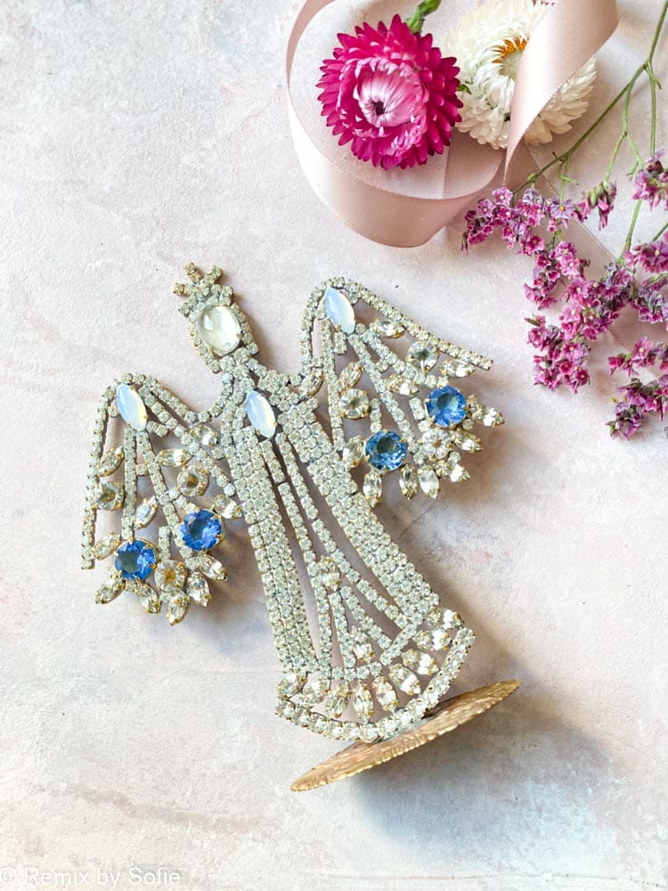 Weihnachtsbäume im Strass, Strass Weihnachtsbaum, Strassbaum, Weihnachtsbaum im Strass, Weihnachtsbaum im Strass, Weihnachtsbaum im Strass, Weihnachtsbaum im Strass, Weihnachtsbaum im Strass, Weihnachtsbaum im Strass, Weihnachtsbaum im Strass, Weihnachtsschmuck, Tschechisch Weihnachtsbaum, Remix von Sofie, Rhinstensjul Baum, Weihnachtsschmuck, vintage Weihnachten, Weihnachtsbaum aus Tschechien, tschechische Weihnachten, Glitter Weihnachten, handgemachte Weihnachtsbäume, Weihnachtsbäume aus Tschechien, Remix von Sofie