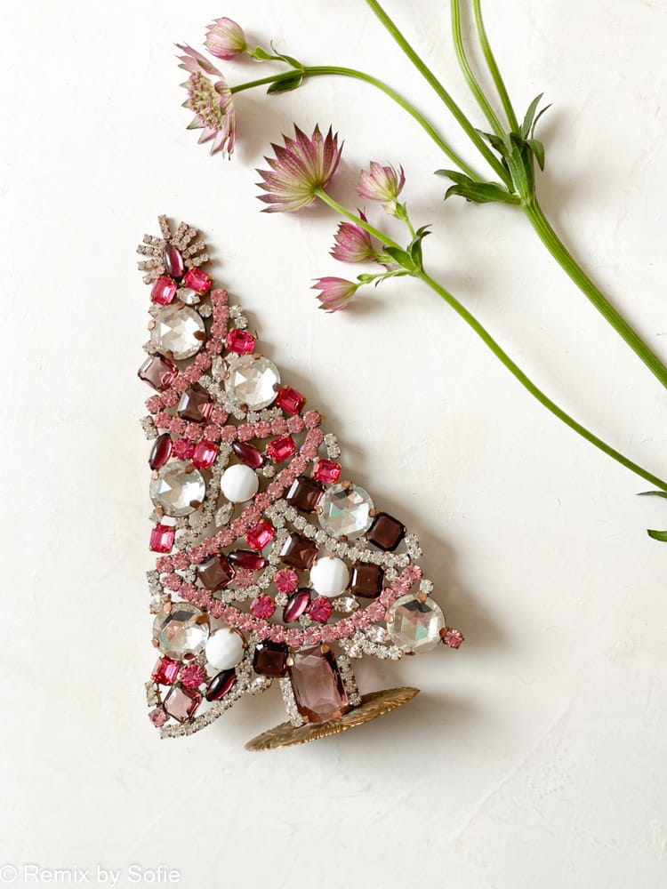 Weihnachtsbäume in Strass, Strass Christbaum, Strassbaum, Weihnachtsbaum in Strass, Weihnachtsbaum in Strass, Weihnachtsbaum in Strassstein, Weihnachtsbaum in Strassstein, Weihnachtsbaum in Strass, Weihnachtsbaum in Strass, Weihnachtsbaum in Strass, Weihnachtsbaum in Strass, Weihnachtsschmuck, Tschechisch Weihnachtsbaum, Remix von sofie,rhinstensjuletræ, Weihnachtsdekorationen, vintage Weihnachten, Weihnachtsbaum aus Tschechien, tschechische Weihnachten