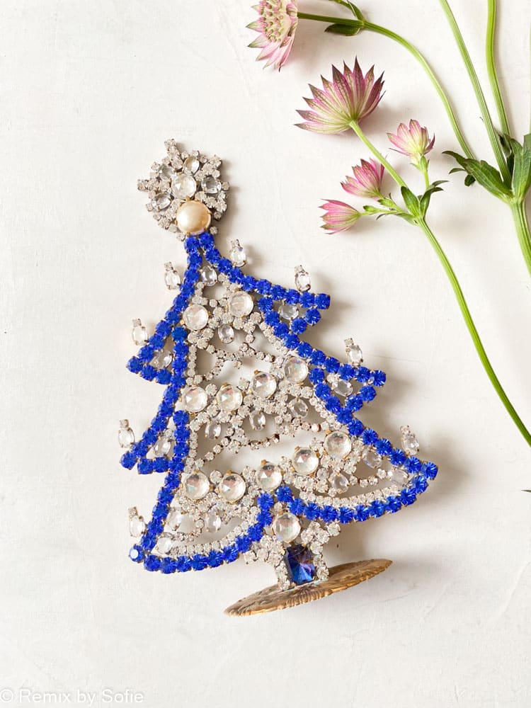 Weihnachtsbäume in Strass, Strass Christbaum, Strassbaum, Weihnachtsbaum in Strass, Weihnachtsbaum in Strass, Weihnachtsbaum in Strassstein, Weihnachtsbaum in Strassstein, Weihnachtsbaum in Strass, Weihnachtsbaum in Strass, Weihnachtsbaum in Strass, Weihnachtsbaum in Strass, Weihnachtsschmuck, Tschechisch Weihnachtsbaum, Remix von sofie,rhinstensjuletræ, Weihnachtsdekorationen, vintage Weihnachten, Weihnachtsbaum aus Tschechien, tschechische Weihnachten