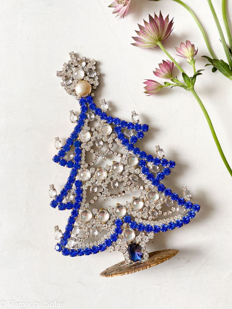 Weihnachtsbäume in Strass, Strass Christbaum, Strassbaum, Weihnachtsbaum in Strass, Weihnachtsbaum in Strass, Weihnachtsbaum in Strassstein, Weihnachtsbaum in Strassstein, Weihnachtsbaum in Strass, Weihnachtsbaum in Strass, Weihnachtsbaum in Strass, Weihnachtsbaum in Strass, Weihnachtsschmuck, Tschechisch Weihnachtsbaum, Remix von sofie,rhinstensjuletræ, Weihnachtsdekorationen, vintage Weihnachten, Weihnachtsbaum aus Tschechien, tschechische Weihnachten
