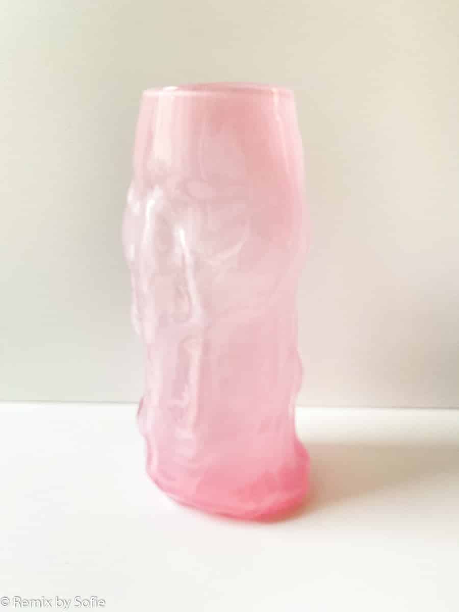 Marie Retpen Vase, Vasen, Blumenvase, mundgeblasenes Glas, blumenmundgeblasene Vase, Lockenvase, Vase in organischer Form, gelockte Vase, Remix von Sofie