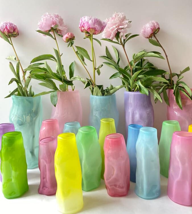 marie retpen Vase, Vasen, Blumenvase, mundgeblasenes Glas, blumenmundgeblasene Vase, curlvase, Vase in organischer Form, gelockte Vase, Remix von Sofie