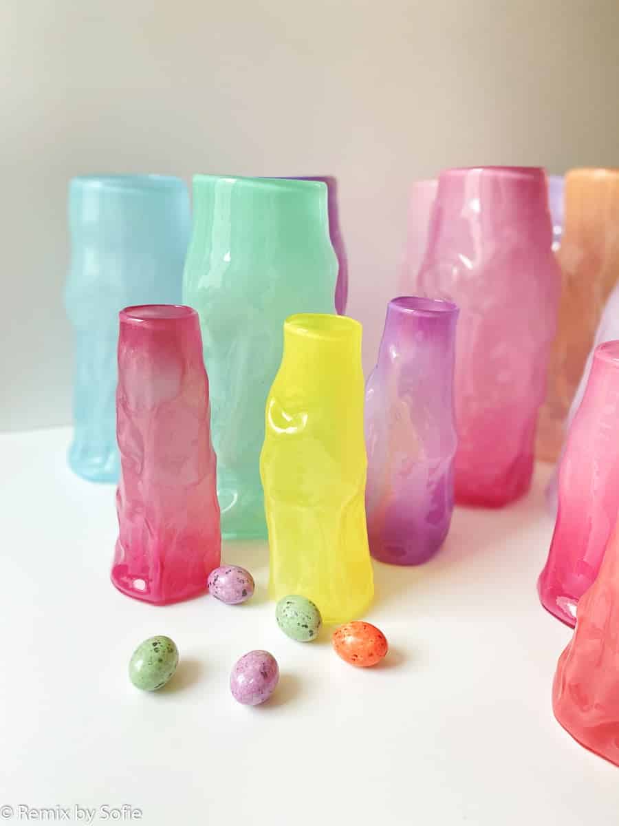 Marie Retpen Vase, Vasen, Blumenvase, mundgeblasenes Glas, blumenmundgeblasene Vase, Lockenvase, Vase in organischer Form, gelockte Vase, Remix von Sofie