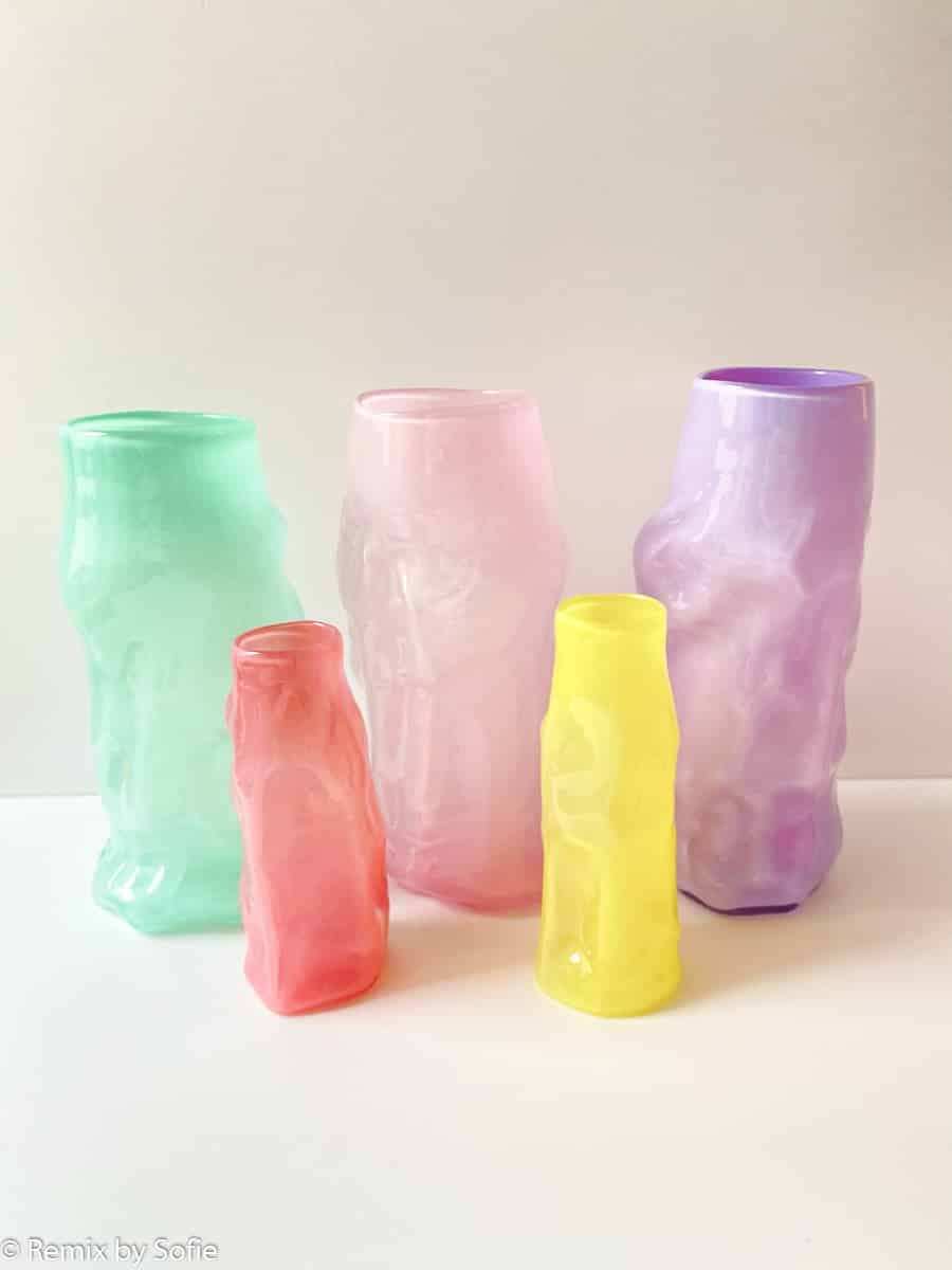 Marie Retpen Vase, Vasen, Blumenvase, mundgeblasenes Glas, blumenmundgeblasene Vase, Lockenvase, Vase in organischer Form, gelockte Vase, Remix von Sofie