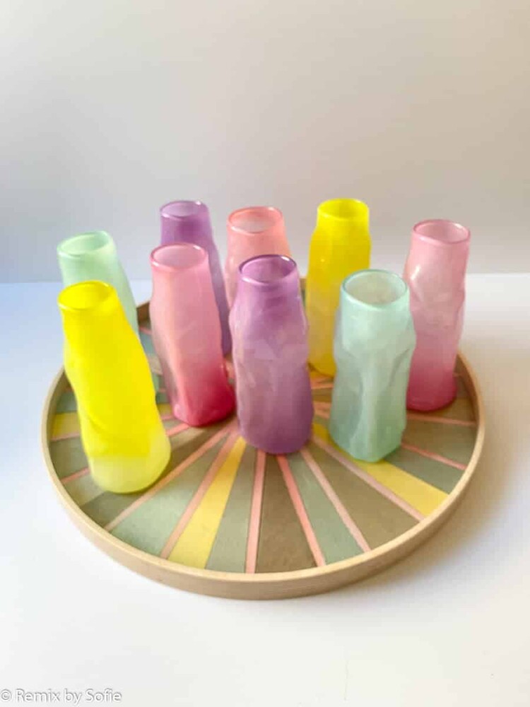 Marie Retpen Vase, Vasen, Blumenvase, mundgeblasenes Glas, blumenmundgeblasene Vase, Lockenvase, Vase in organischer Form, gelockte Vase, Remix von Sofie