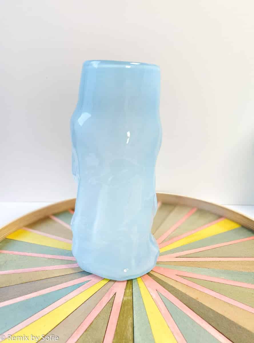 Marie Retpen Vase, Vasen, Blumenvase, mundgeblasenes Glas, blumenmundgeblasene Vase, Lockenvase, Vase in organischer Form, gelockte Vase, Remix von Sofie