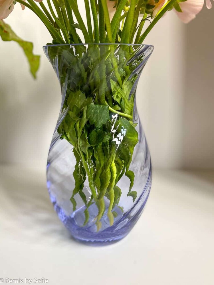Anna von Lipa, wirbelnde Vase, mundgeblasenes Glas